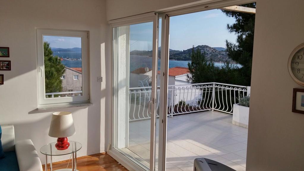 Apartment Helena Tribunj  Bilik gambar